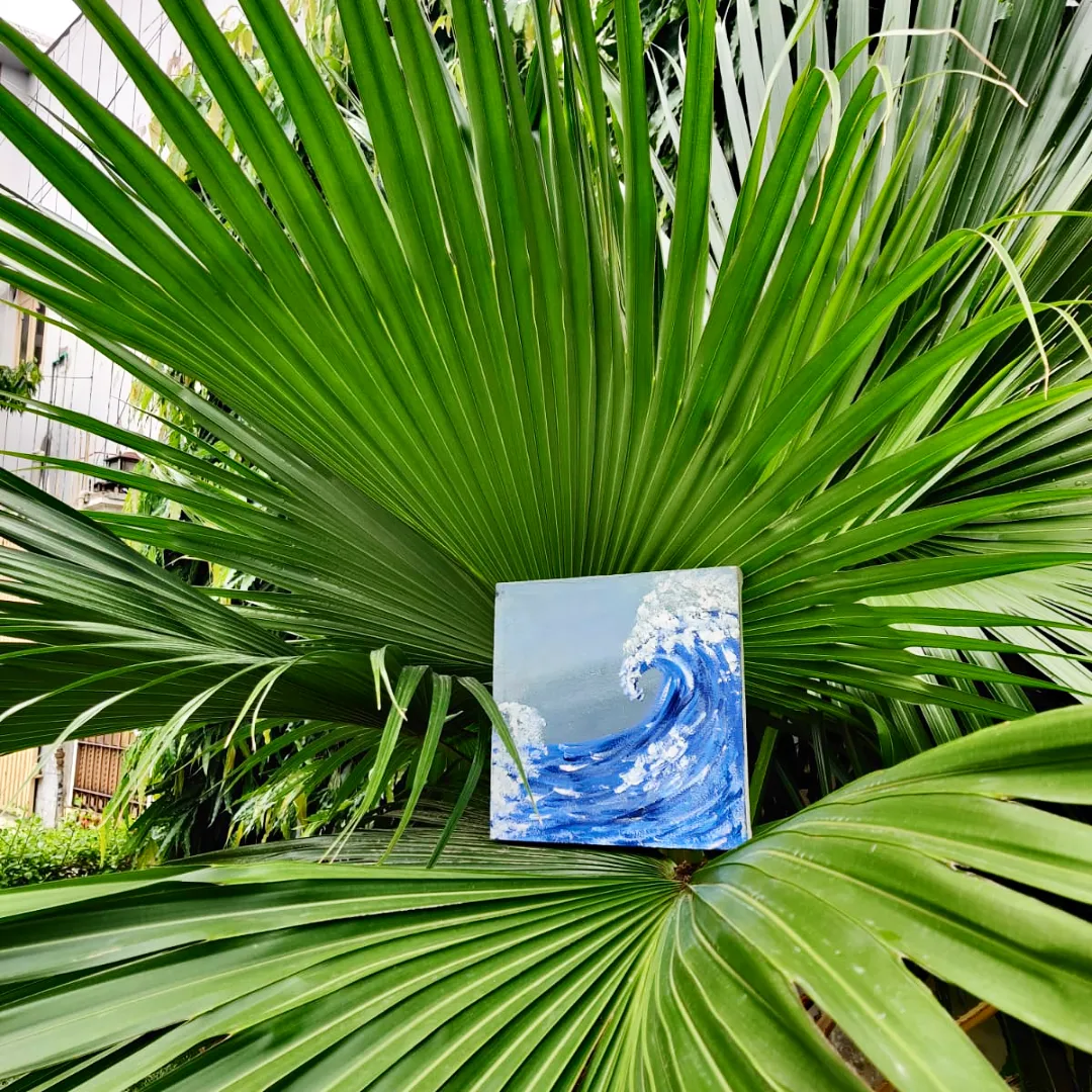 Ocean waves with tropical