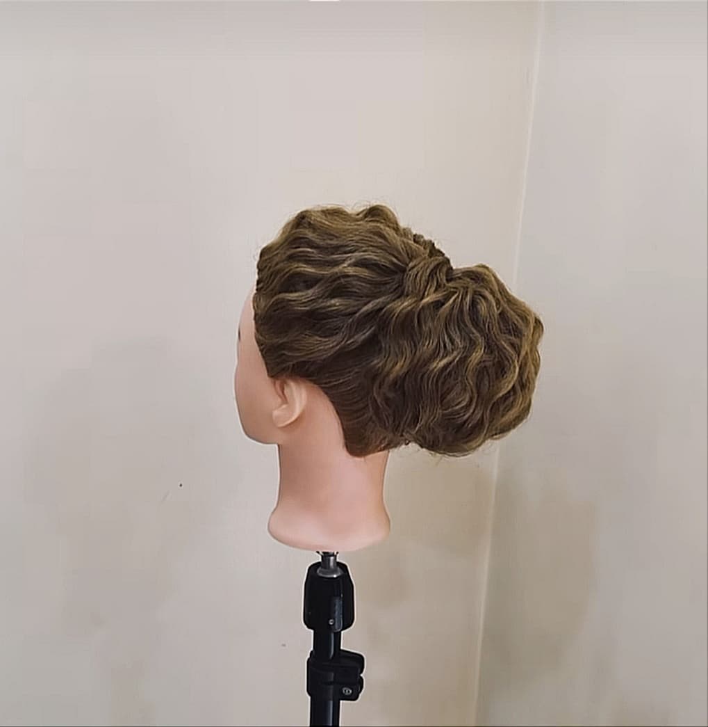 Modern &amp; Elegant Hairstyles On Dummy!