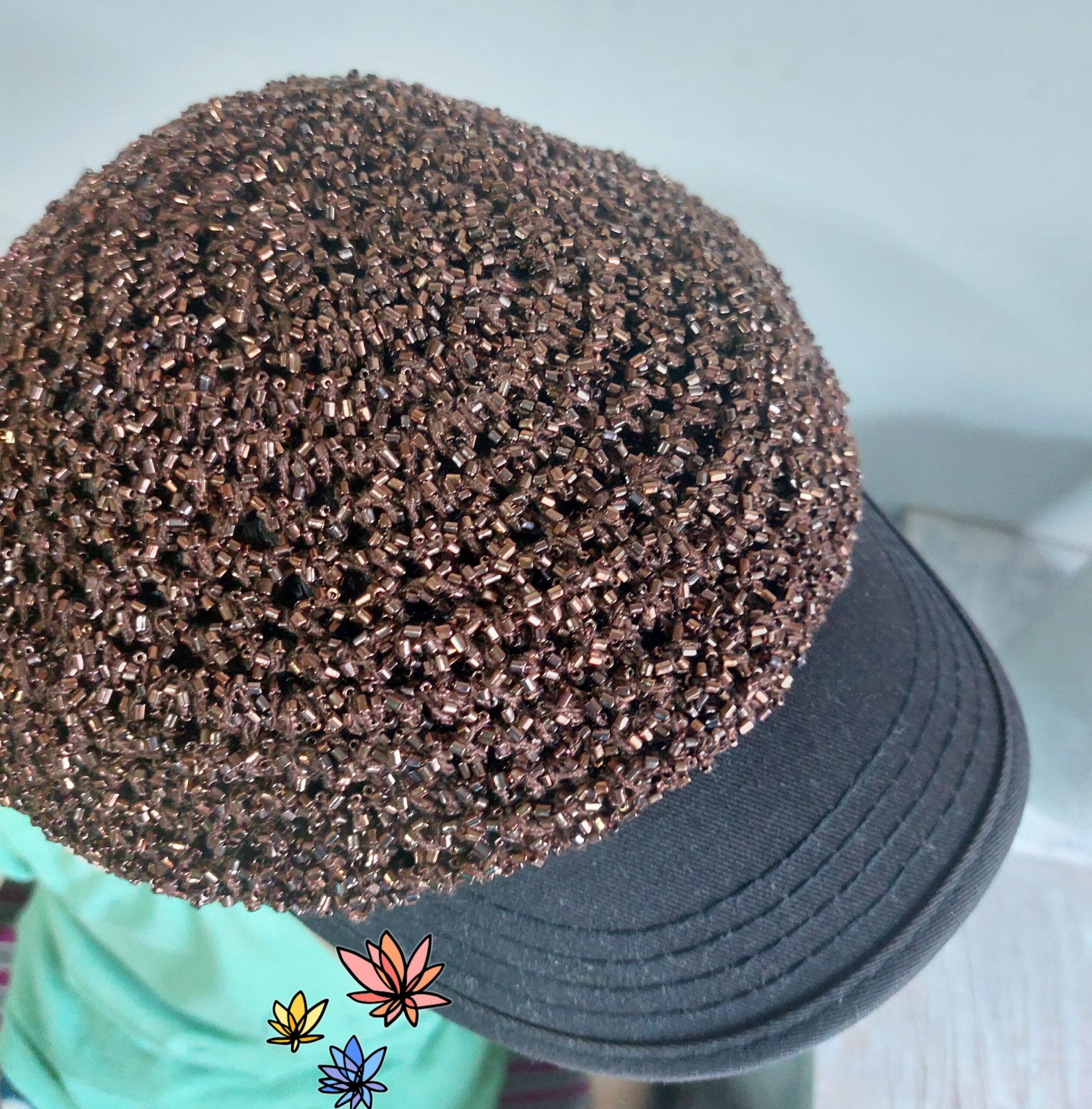 Өмсөхөд сэрүүхэн мэдрэмжтэй малгай.