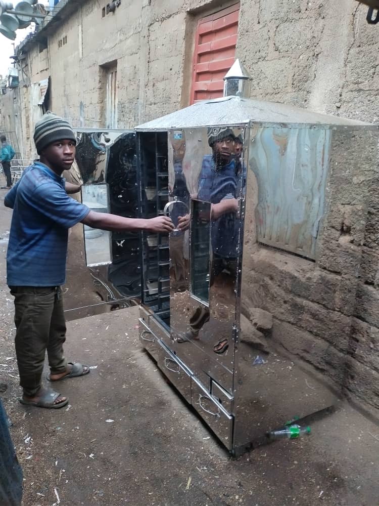 A 500 CAPACITY FISH DRYER FEATURING ELECTRIC/GAS AND CHARCOAL HEATER SYSTEMS — image 3